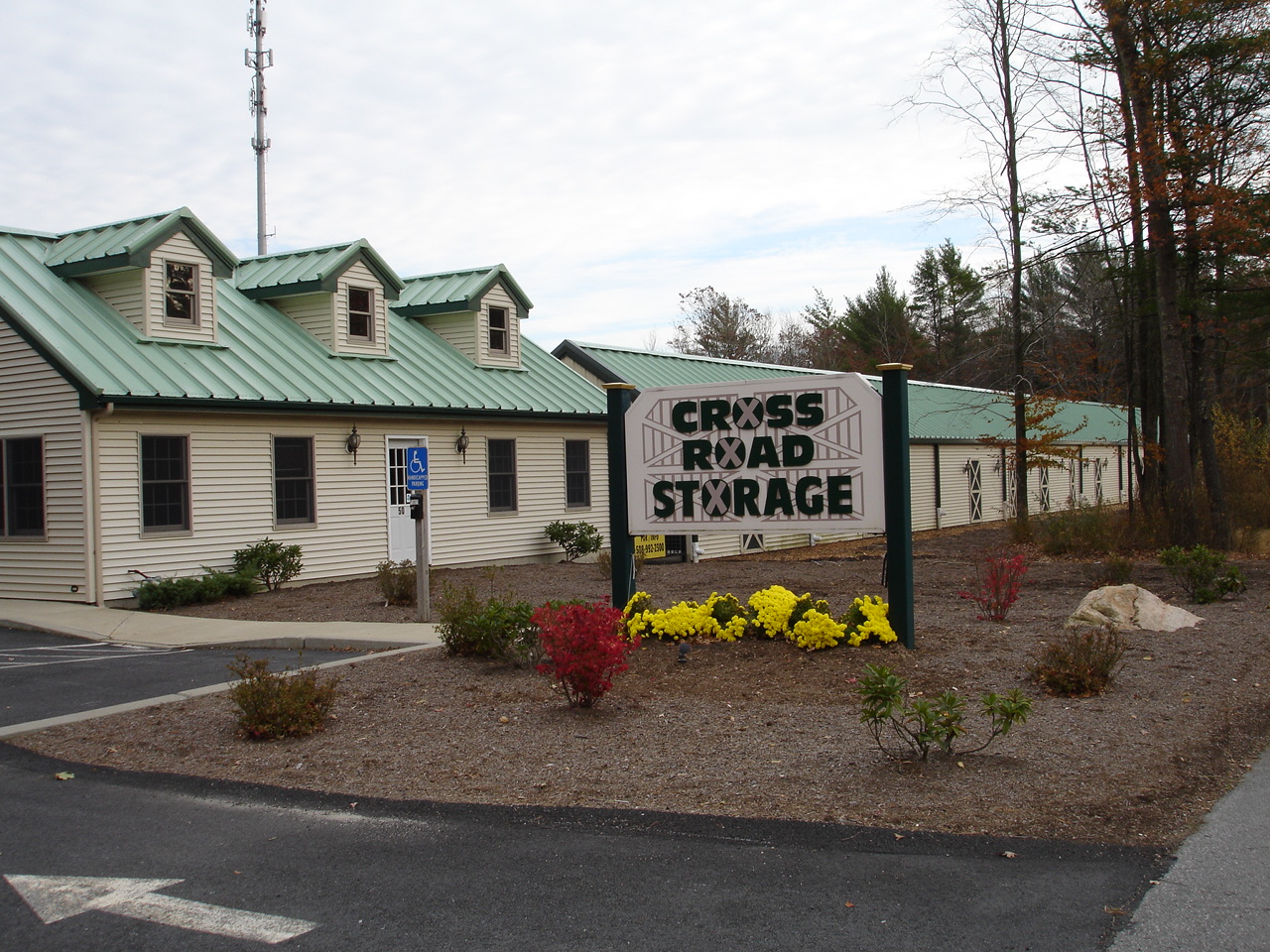 Crossroad Storage 